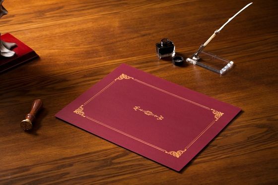 Chinesischer roter Zertifikat-Papier-Halter, heiße stempelnde aufgefüllte Zertifikat-Abdeckungen
