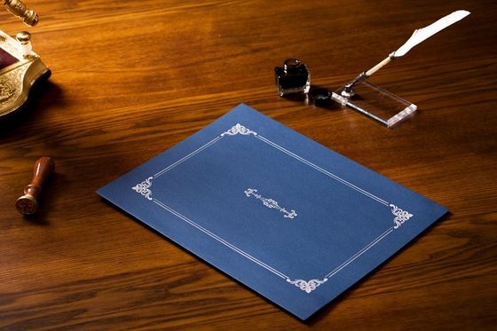 Silbernes heißes stempelndes aufgefülltes Zertifikat-Halter Soem/ODM in der Sammlungs-Blau-Farbe